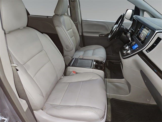 2015 Toyota Sienna XLE 8 Passenger